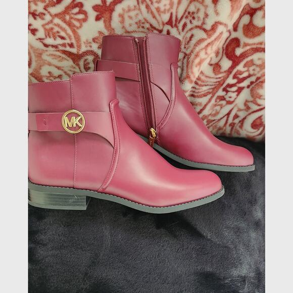 Michael Kors Women's Leather CARMEN flat Bootie Shoes Size 9M Mulberry - Picture 2 of 7